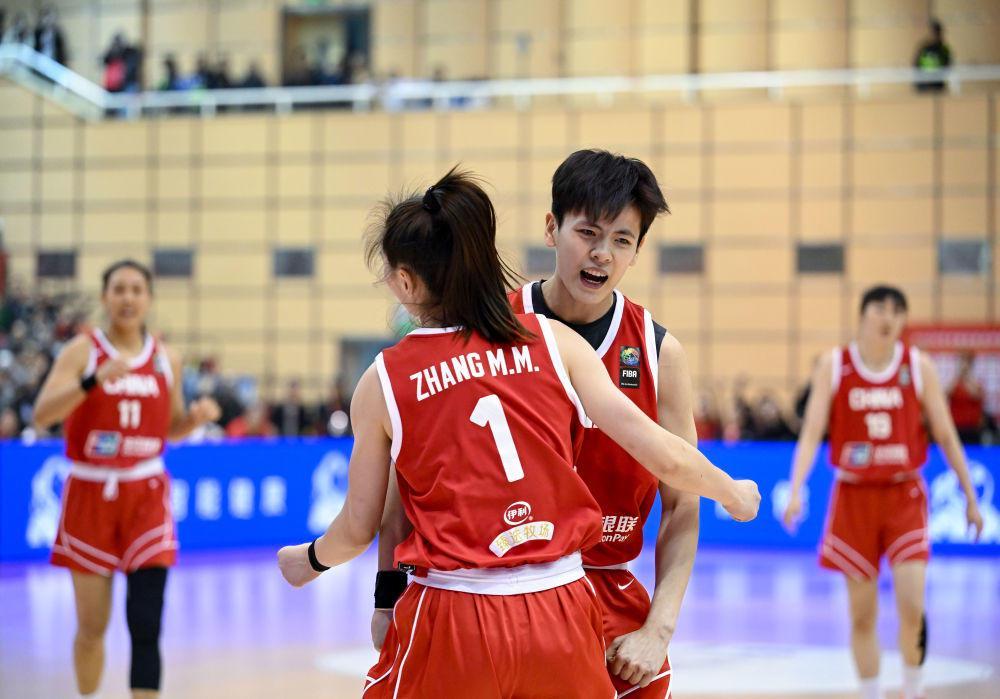 皇冠体育官方网站-体坛午爆｜热身赛中国女篮今战巴西，山东男篮明晚客战广州龙狮